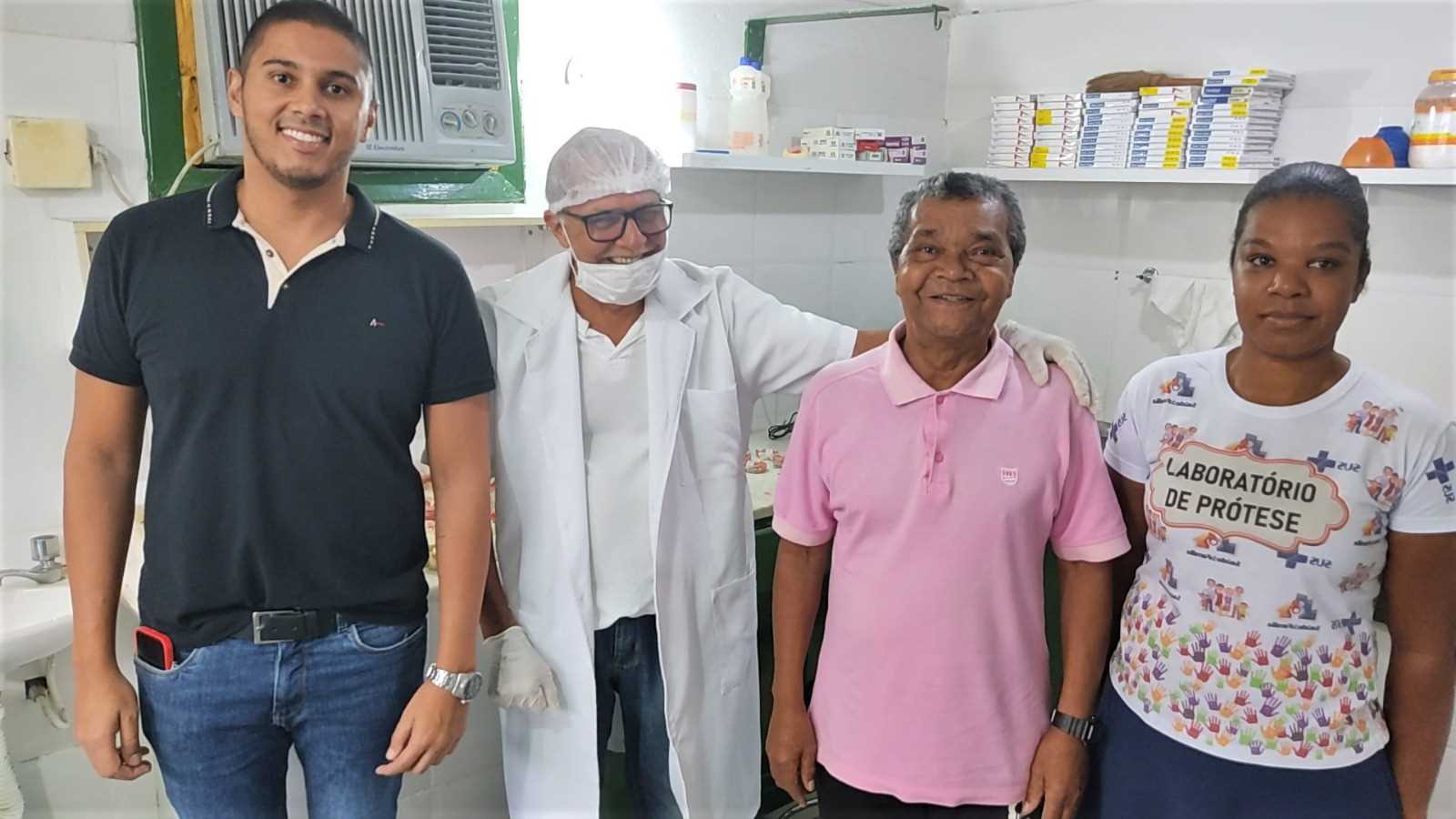 Camacã: Programa Sorria Camacã fornece gratuitamente mais de 50 próteses dentárias mensalmente para a população